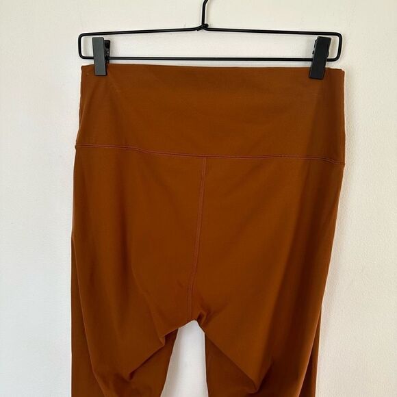 Everlane ReNew High Waisted Legging In The Color Amber - Picture 6 of 8